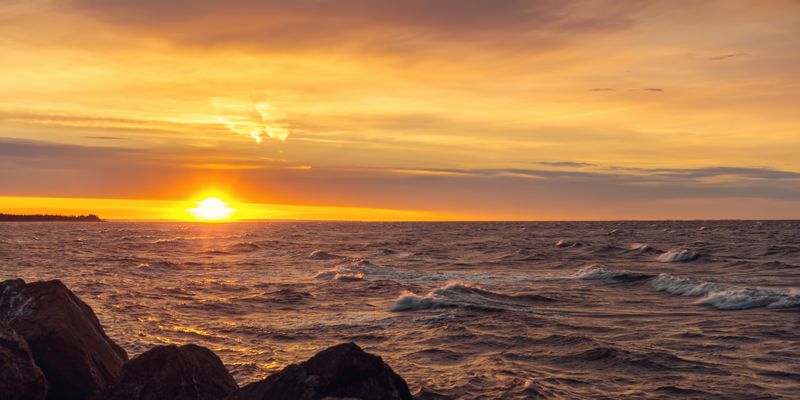 Ocean coast at sunrise (North Cape Coastal Drive, Prince Edward Island, Canada)